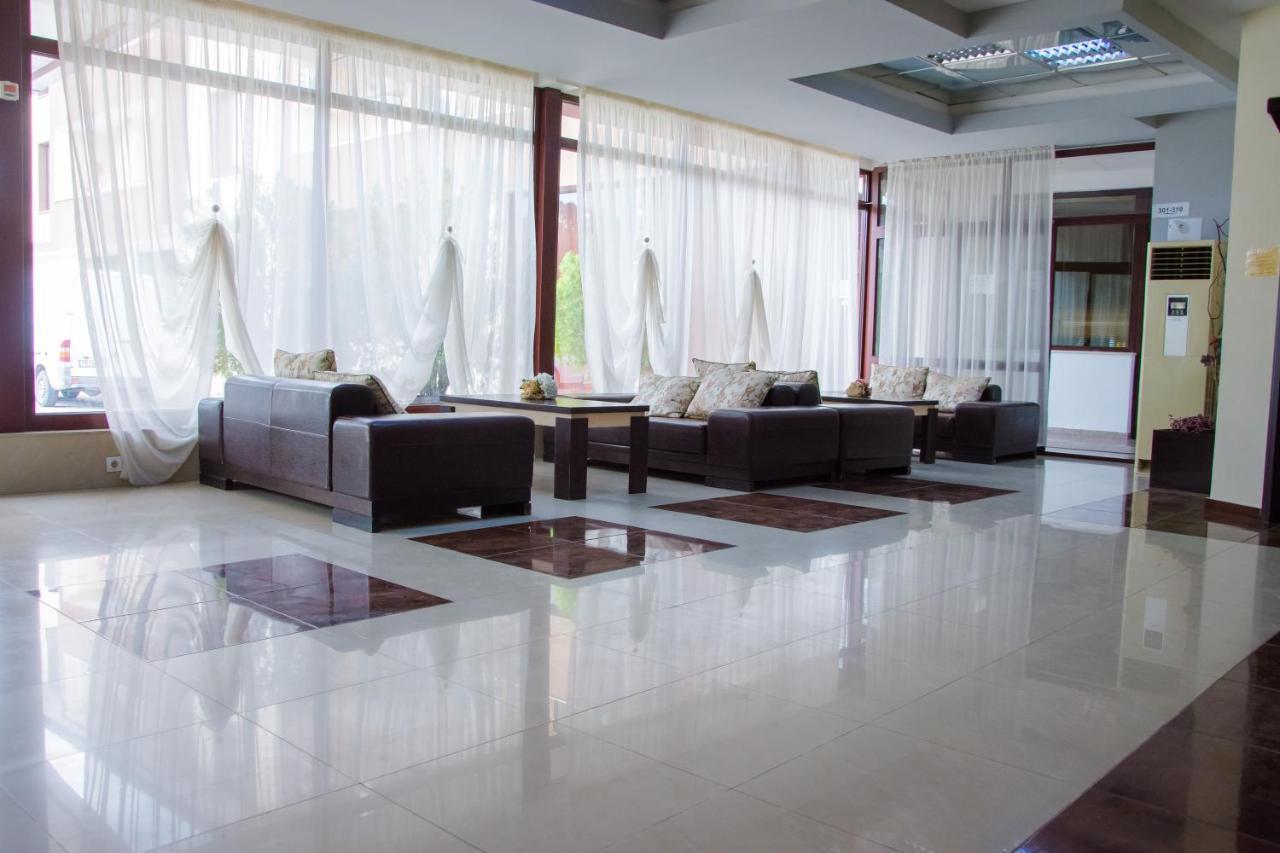 Hotel Fantazia Хасково Екстериор снимка