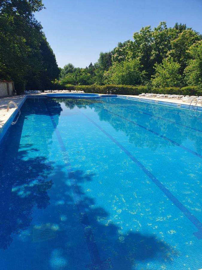 Hotel Fantazia Хасково Екстериор снимка
