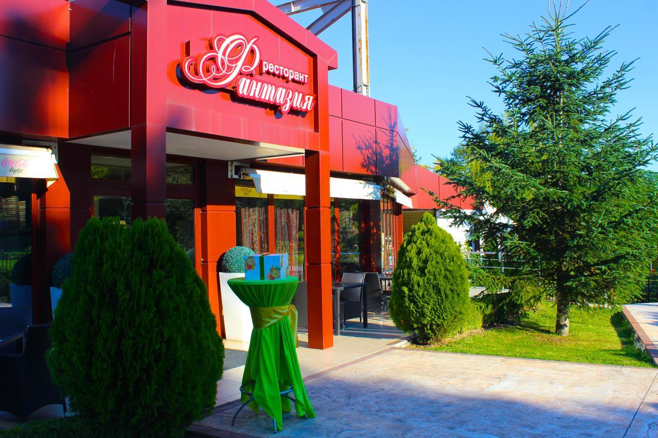 Hotel Fantazia Хасково Екстериор снимка