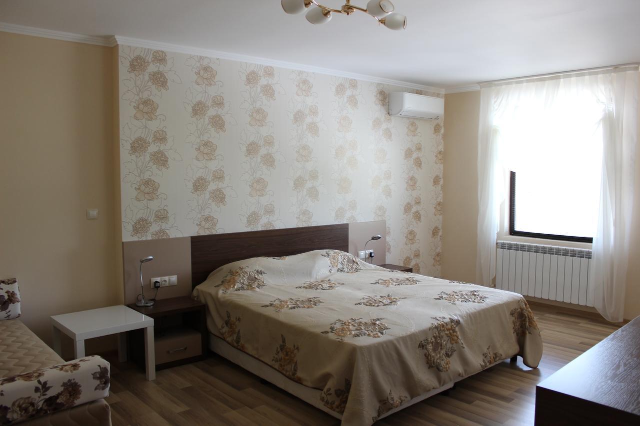 Hotel Fantazia Хасково Екстериор снимка